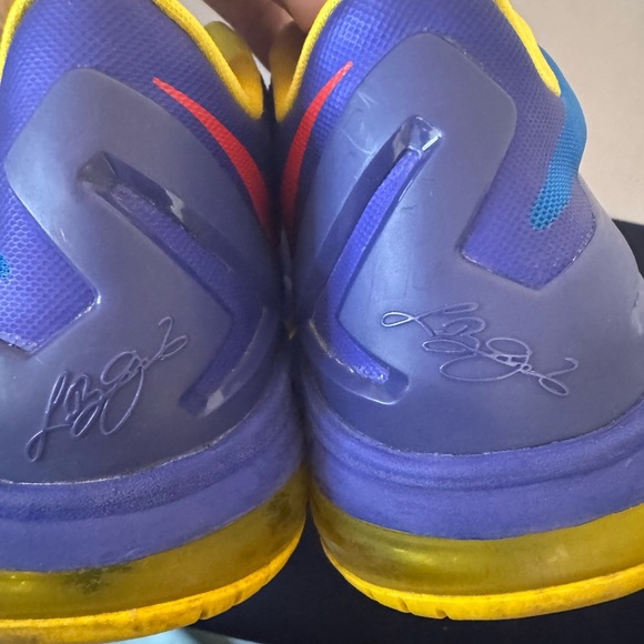 Nike Air Max XI Low GS Superman Blue, Red, Yellow; 2014 Size 6 Youth Womens 7.5 - Picture 6 of 16